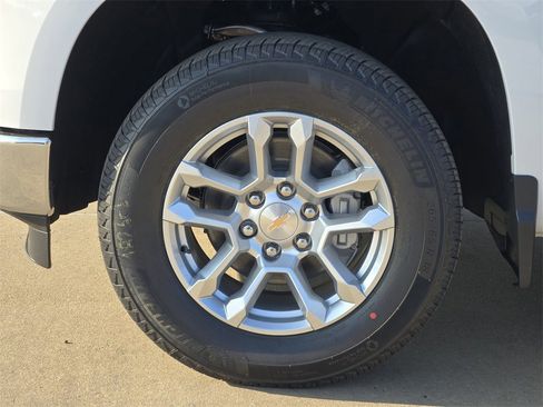 New 2026 Chevrolet Silverado 1500 LT w/ Convenience Package II image 18