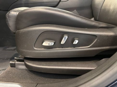 Used 2017 Cadillac XT5 Luxury w/ Driver Awareness Package AWD/4WD image 16