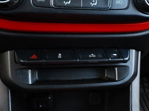 Used 2021 Chevrolet Colorado LT w/ Redline Special Edition RWD image 17