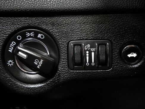 Used 2020 Chrysler 300 S image 15