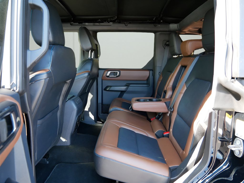 Used 2024 Ford Bronco Outer Banks AWD/4WD image 11