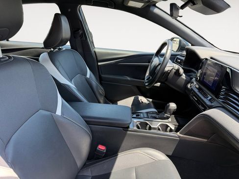 Certified 2025 Toyota Camry SE FWD image 15