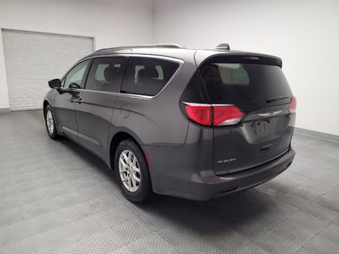 Used 2021 Chrysler Voyager Lxi FWD image 5