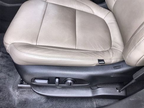 Used 2023 Chevrolet Traverse LT w/ LPO, Floor Liner Package image 12