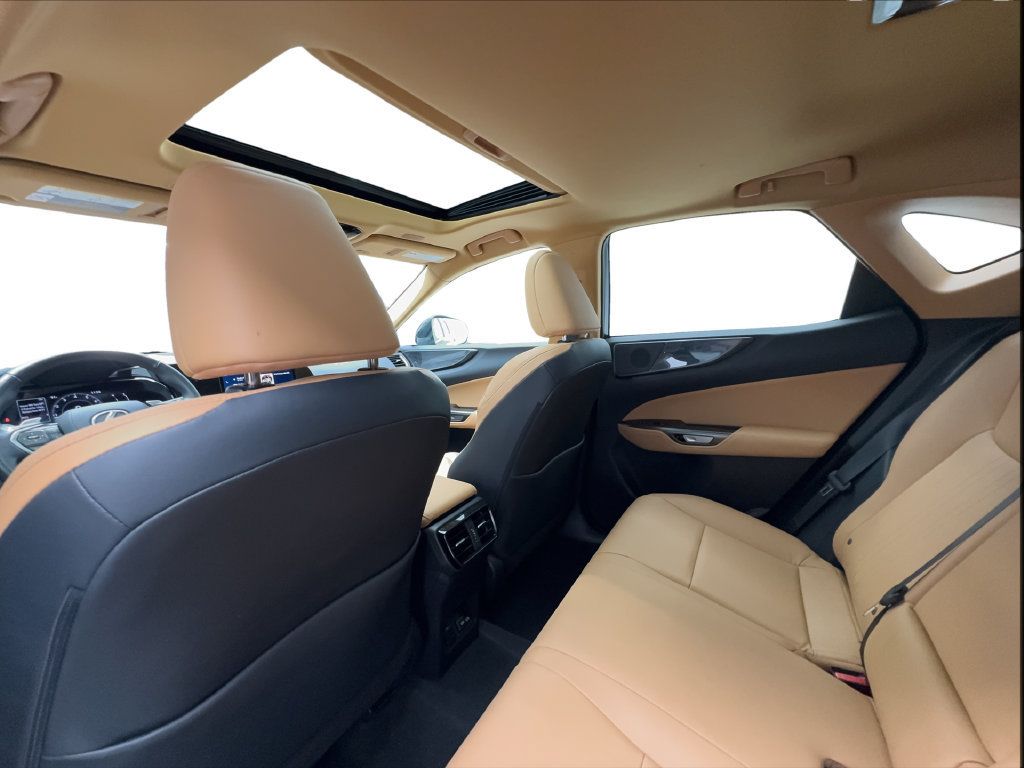 Used 2025 Lexus NX 250 FWD w/ Towing Package (2000 Lbs) image 26