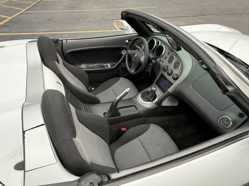 Used 2008 Pontiac Solstice Convertible w/ Preferred Package image 39