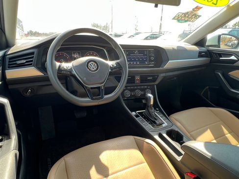 Used 2021 Volkswagen Jetta SE FWD image 17