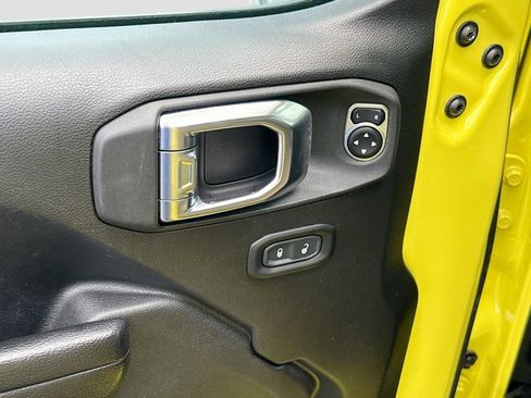Used 2023 Jeep Wrangler Unlimited AWD/4WD image 19
