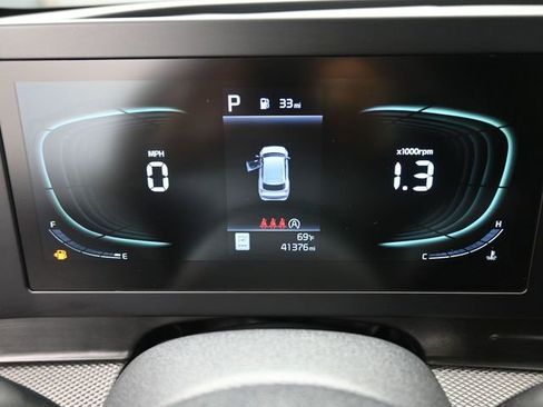 Used 2025 Kia Sportage LX image 6