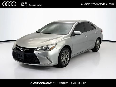 Used 2016 Toyota Camry SE FWD image 1