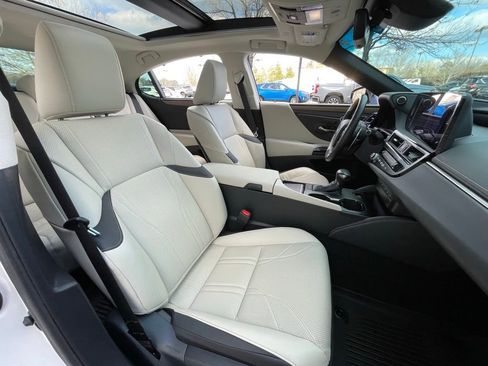 Used 2025 Lexus ES 350 Ultra Luxury w/ Accessory Package (Z2) image 31