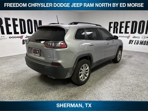 Used 2022 Jeep Cherokee Latitude Lux AWD/4WD image 4