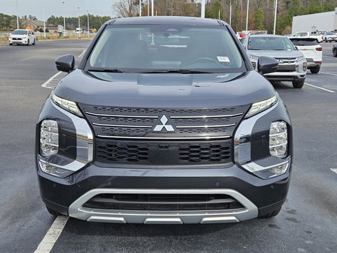 Used 2024 Mitsubishi Outlander SE image 2
