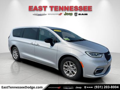 Used 2024 Chrysler Pacifica Touring-L