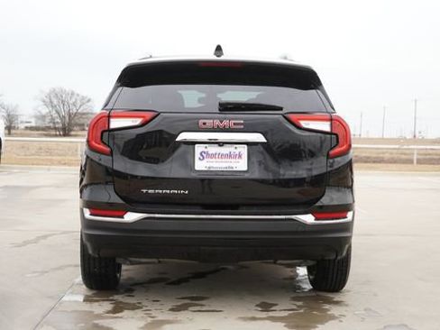 Used 2024 GMC Terrain SLT image 8