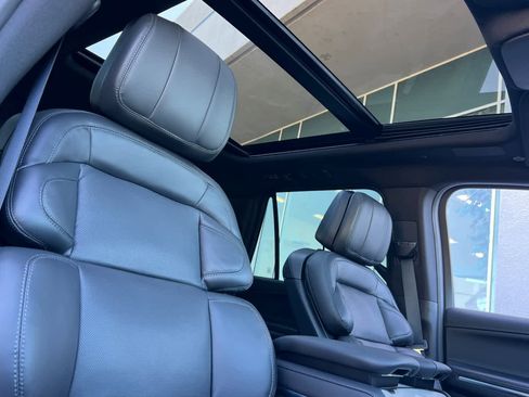 New 2026 Lincoln Navigator L Reserve AWD/4WD image 19