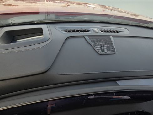 Used 2025 Buick Enclave Sport Touring w/ Power Package FWD image 11