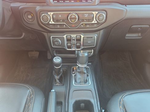 Used 2021 Jeep Gladiator Overland AWD/4WD image 13