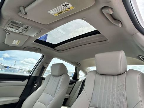 Used 2022 Honda Accord Touring image 17