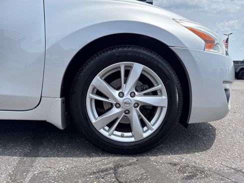 Used 2015 Nissan Altima 2.5 SV FWD image 9