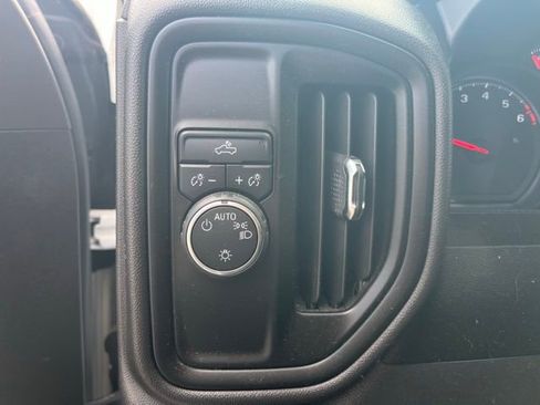 Used 2020 Chevrolet Silverado 1500 Custom w/ Custom Value Package image 6