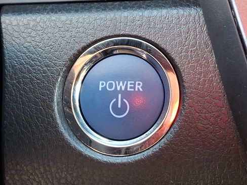 Used 2024 Toyota Camry SE image 25