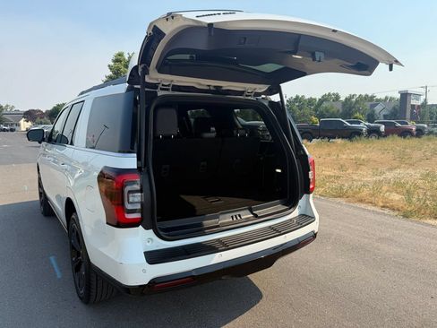 Used 2023 Ford Expedition Limited RWD image 13
