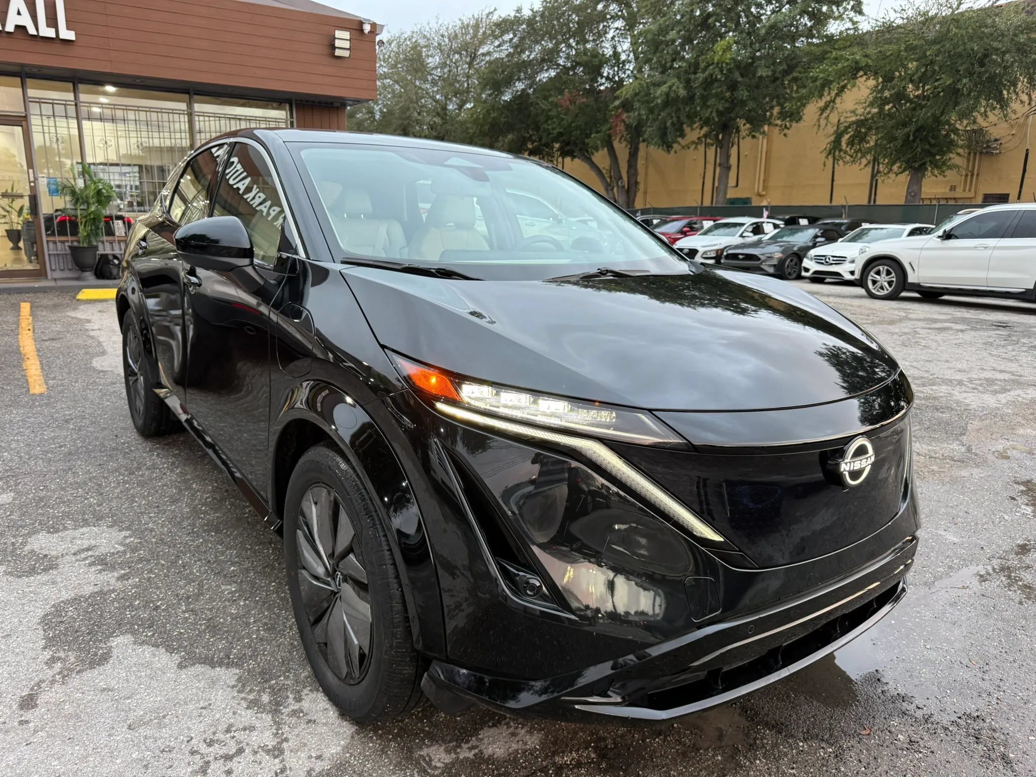 Used 2024 Nissan Ariya FWD image 3