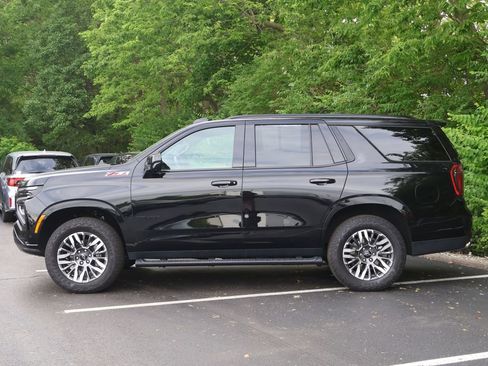 Used 2025 Chevrolet Tahoe Z71 AWD/4WD image 4