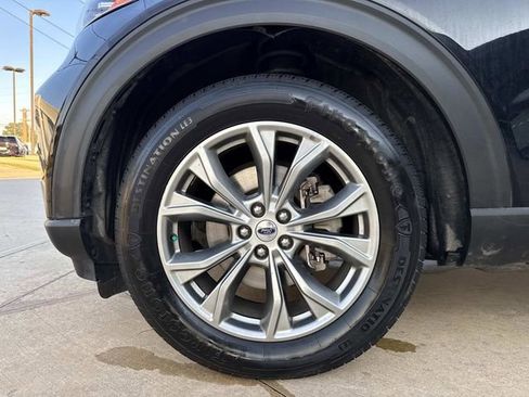 Certified 2022 Ford Explorer XLT w/ Equipment Group 202A image 6