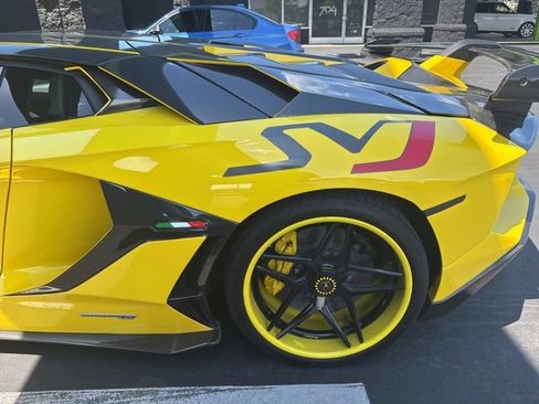 Used 2016 Lamborghini Aventador LP 700-4 AWD/4WD image 4