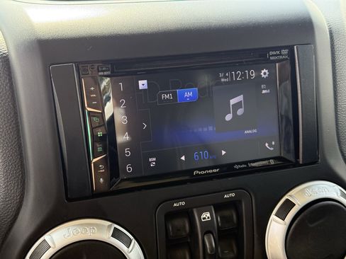 Used 2013 Jeep Wrangler Freedom Edition image 20