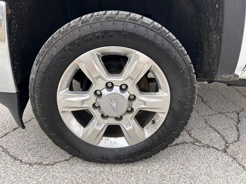 Used 2017 Chevrolet Silverado 2500 LTZ image 18