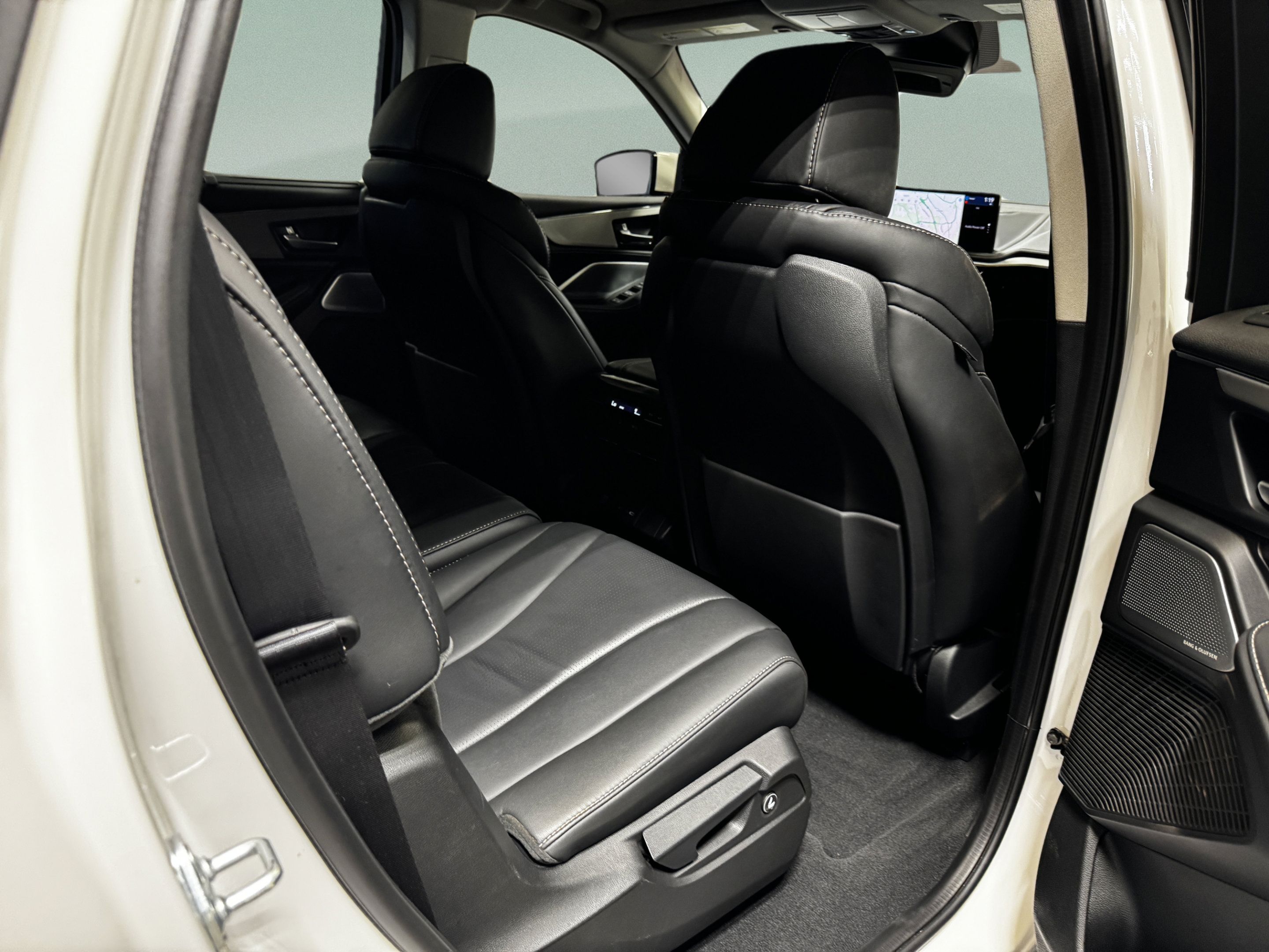 Certified 2026 Acura MDX w/ Technology Package FWD image 12