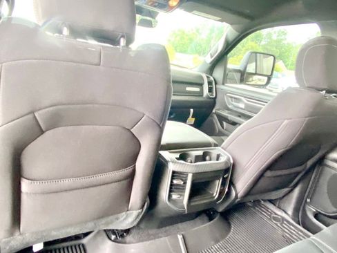 Used 2025 RAM 1500 Big Horn RWD image 17