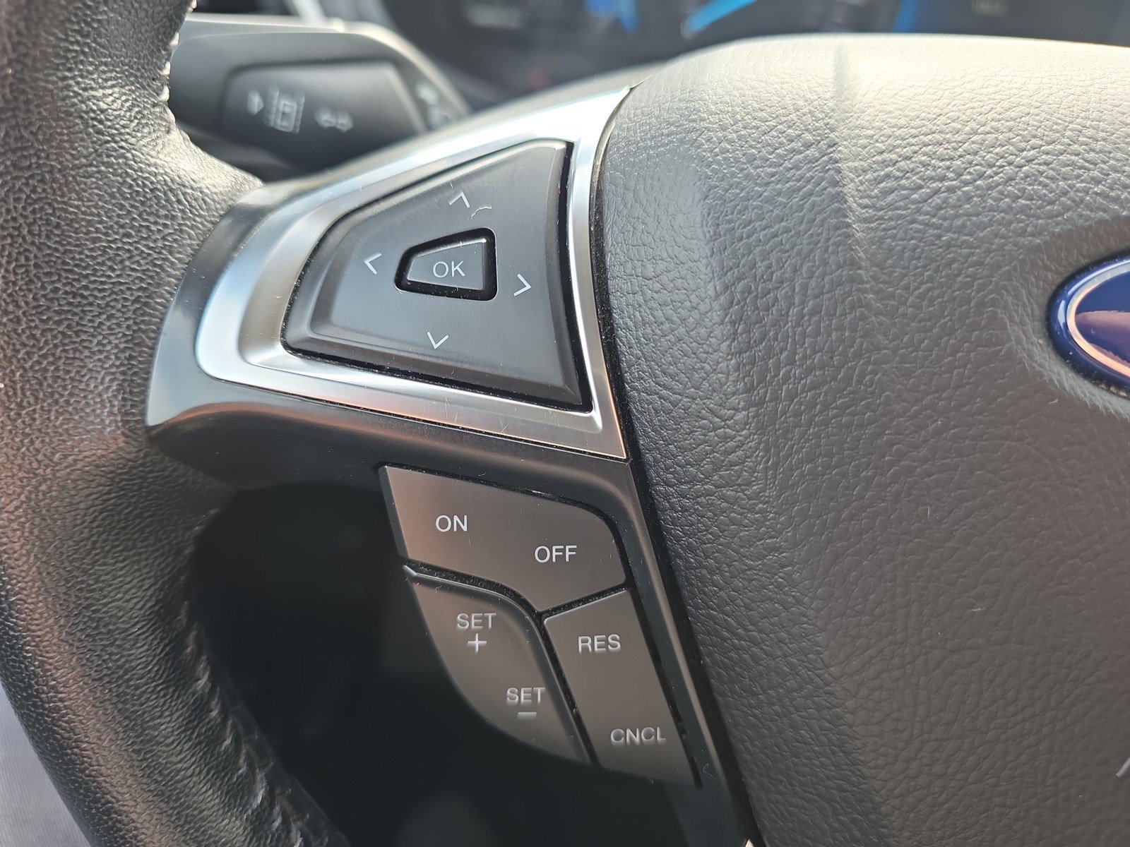 Used 2024 Ford Edge SEL AWD/4WD image 27