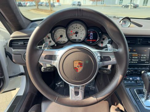 Used 2014 Porsche 911 Turbo S image 29
