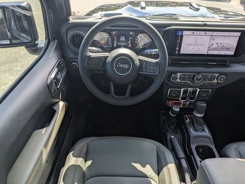 New 2025 Jeep Gladiator Mojave w/ Convenience Group image 16