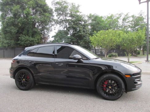 Used 2018 Porsche Macan Turbo image 97