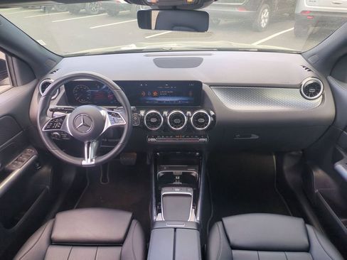 Used 2025 Mercedes-Benz GLA 250 image 21