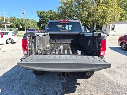 Used 2017 RAM 2500 Big Horn w/ Night Special Edition image 31