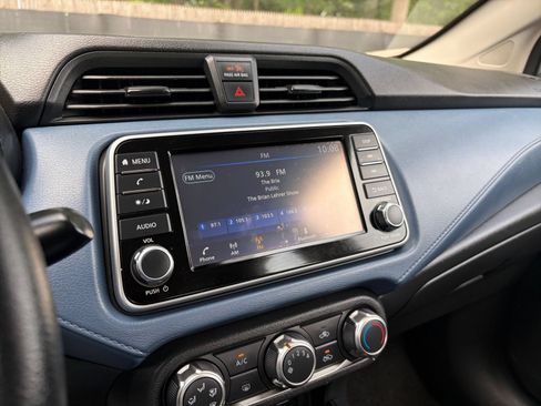 Used 2025 Nissan Versa SV FWD image 20