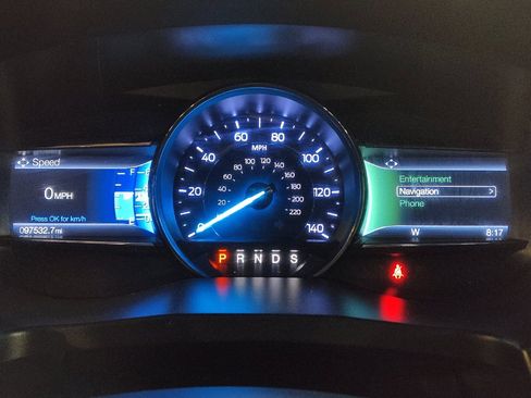 Used 2018 Ford Explorer XLT w/ Equipment Group 201A FWD image 23