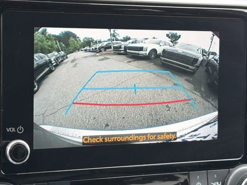 Used 2023 Toyota Highlander XLE FWD image 31