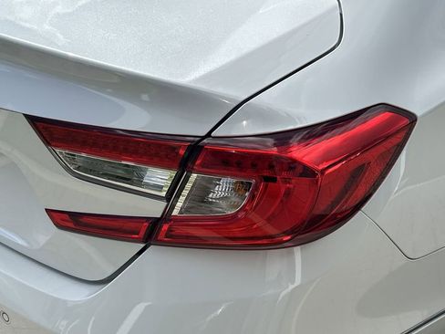 Used 2021 Honda Accord EX-L image 9