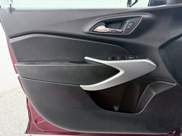 Used 2024 Chevrolet Trax LS w/ LS Convenience Package FWD image 14