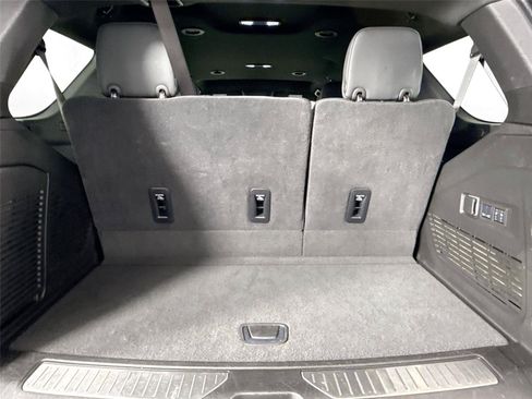Used 2025 GMC Yukon Denali AWD/4WD image 38