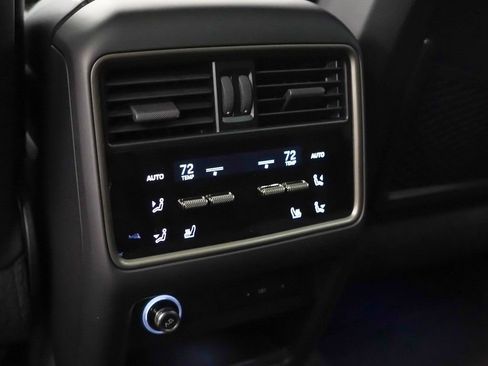 Certified 2025 Porsche Cayenne Turbo image 20