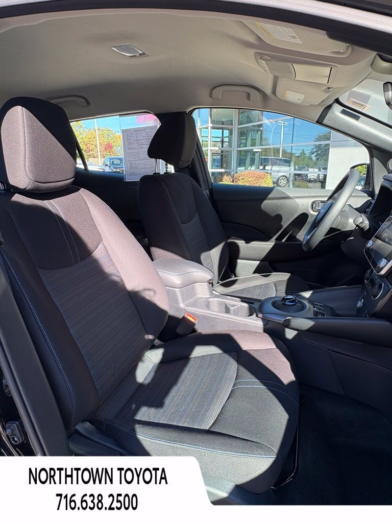 Used 2025 Nissan Leaf S FWD image 10
