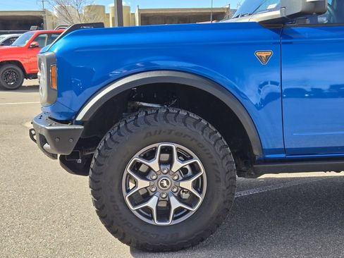 Used 2022 Ford Bronco Badlands image 6